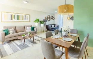 Sonterra. Estancia y walking closet