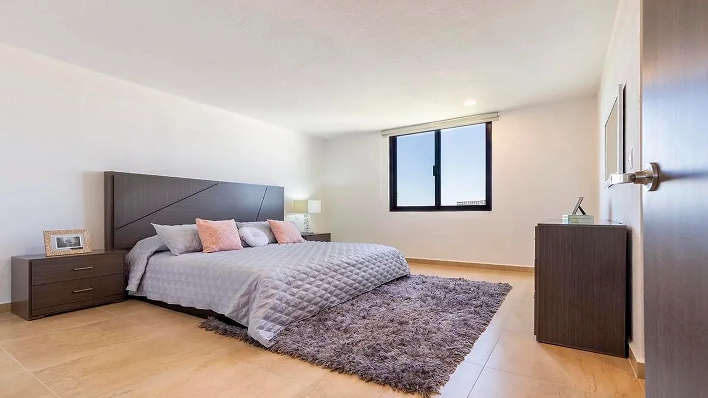 Altos Juriquilla. Sonido ambiente, área de lavado interior y cocina equipada.