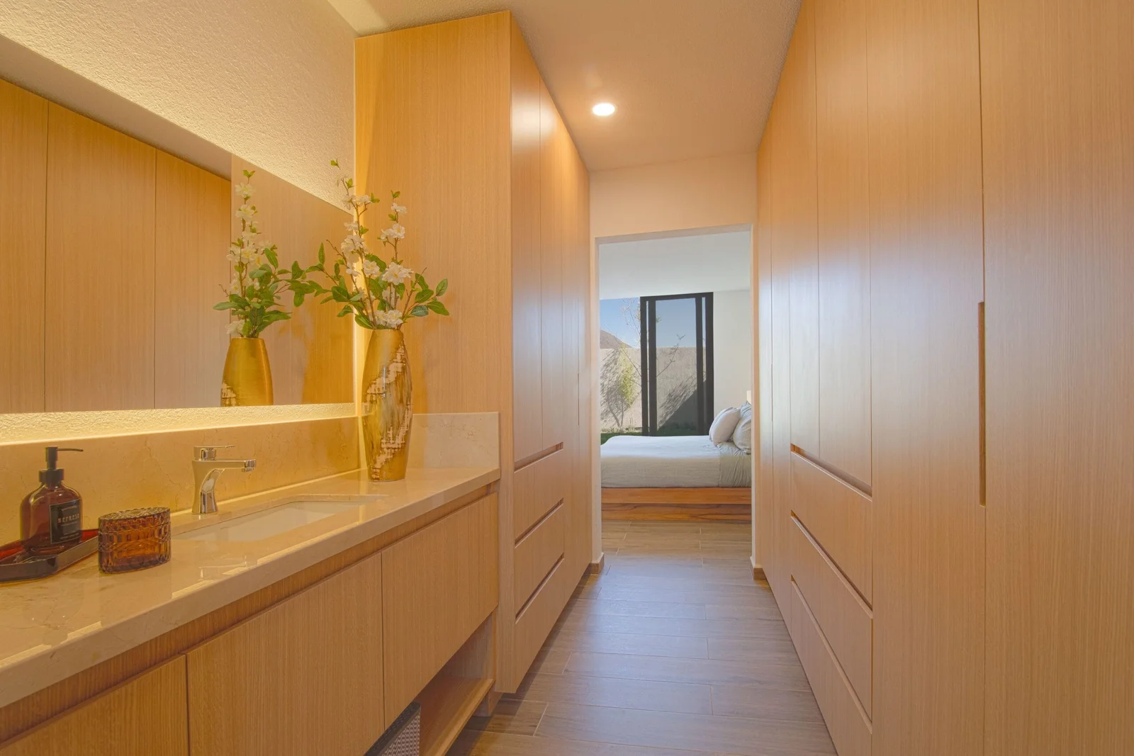Altos Juriquilla. Estudio, sonido ambiente, cocina equipada y área de lavado
