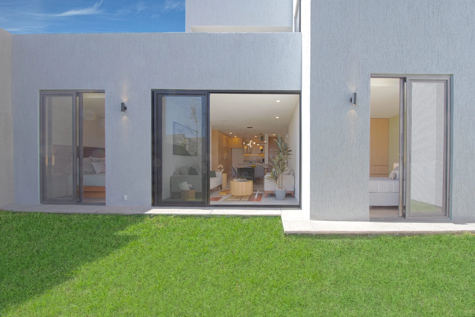 Altos Juriquilla. Estudio, sonido ambiente, cocina equipada y área de lavado