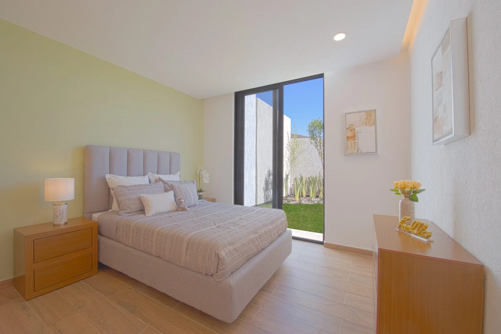 Altos Juriquilla. Estudio, sonido ambiente, cocina equipada y área de lavado