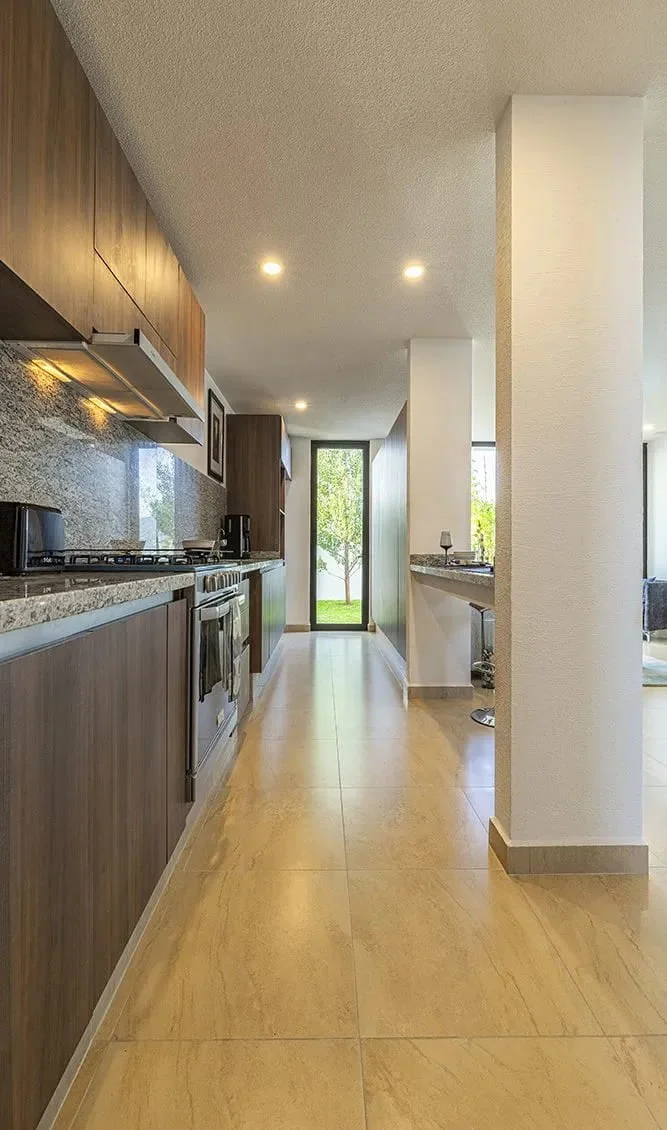 Nuevo Refugio. Estudio, cocina equipada, sonido ambiente y área de lavado