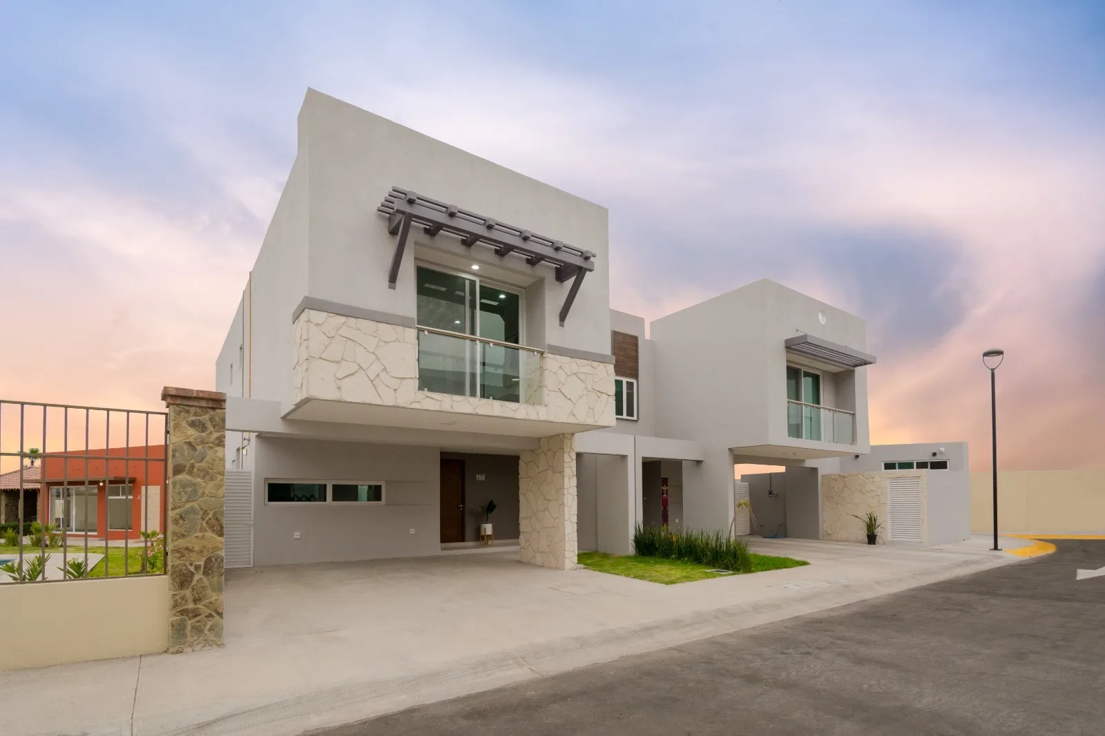 La Vista. Lujosa casa. 3 Recámaras